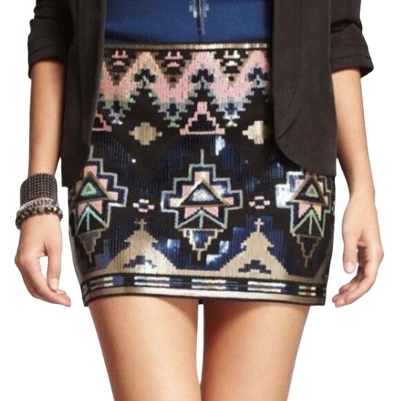 NWOT Express Aztec Sequins Mini Skirt XS - Picture 4 of 4